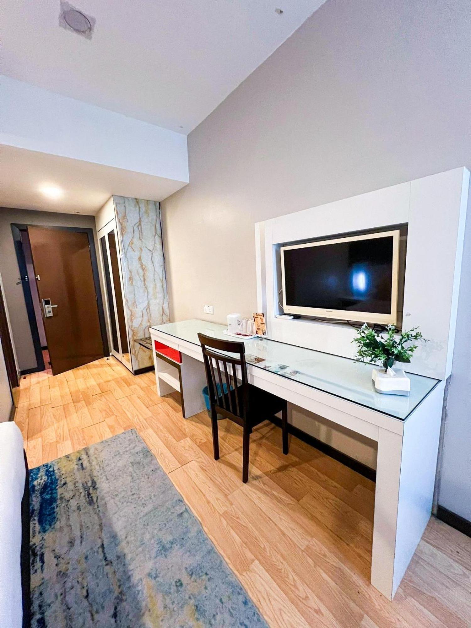 Lovita Hotel 2*
